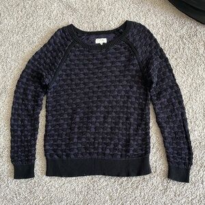 Crew neck sweater in black and purple